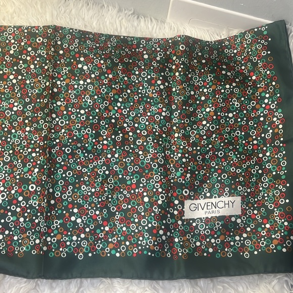 Givenchy silk scarf - Picture 4 of 6